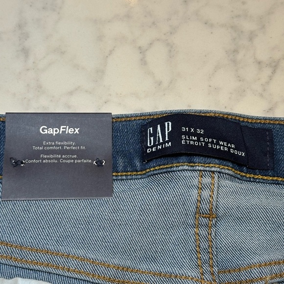 NWT Gap Factory Men’s Slim Soft Wear Jeans Mid Rise Medium Wash Size 31x32 - Picture 3 of 5